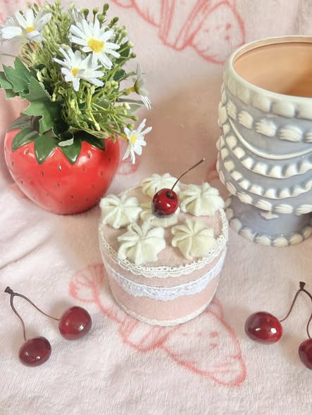 mystery cake jewelry box