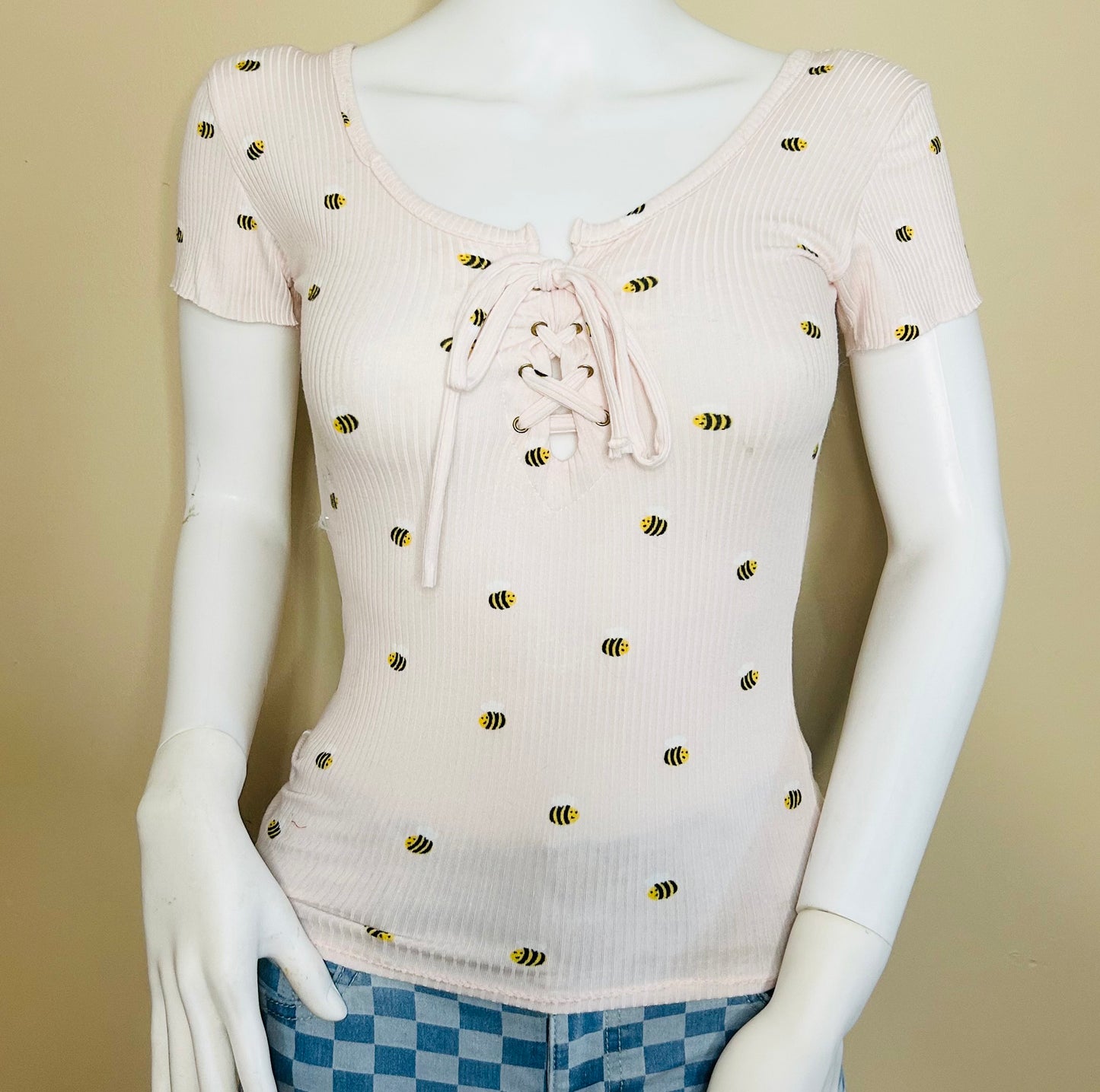 soft lace up top bumble bees