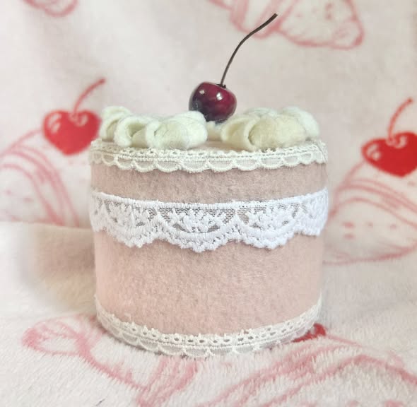 mystery cake jewelry box