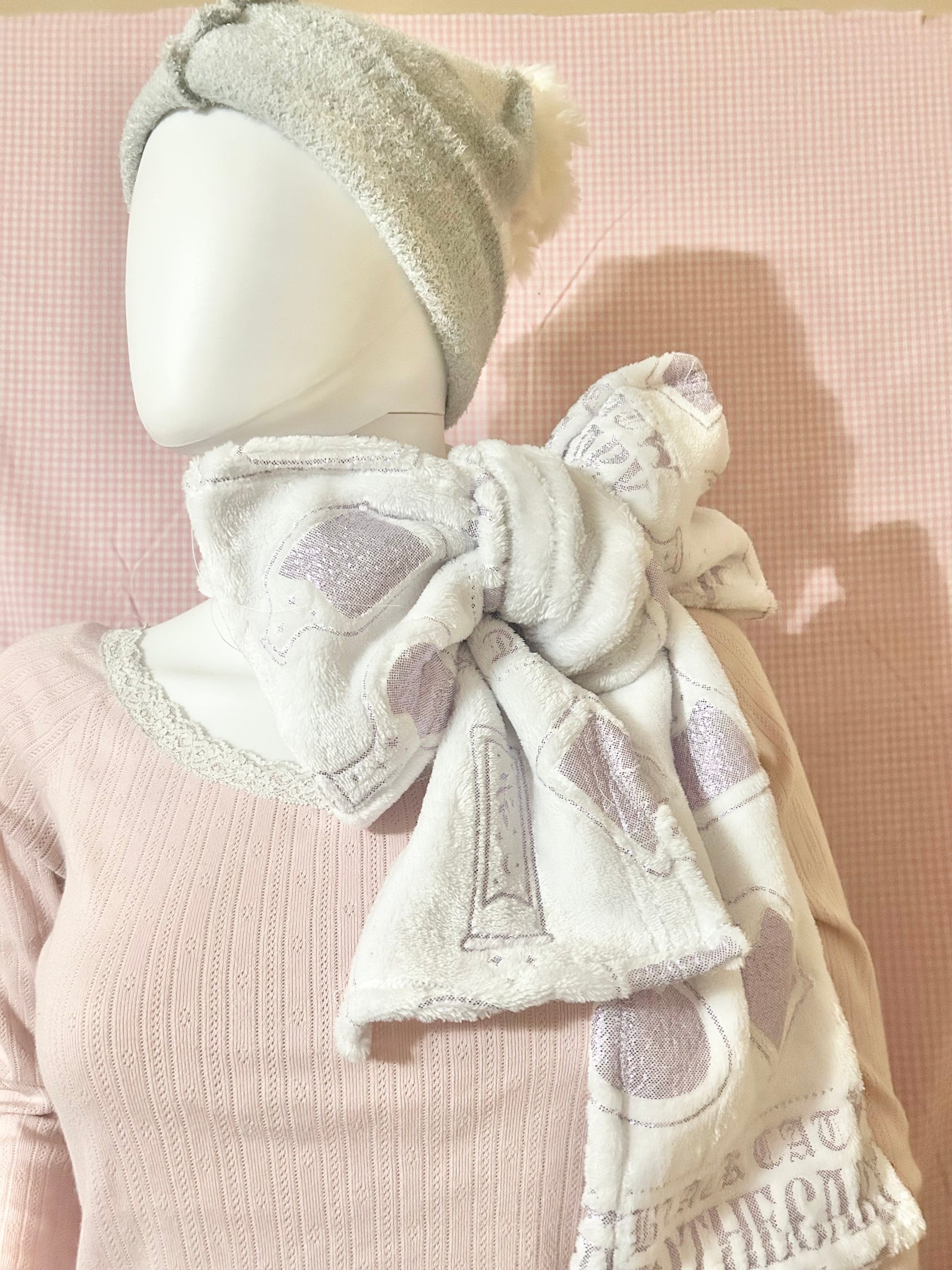 pastel goth scarf close up