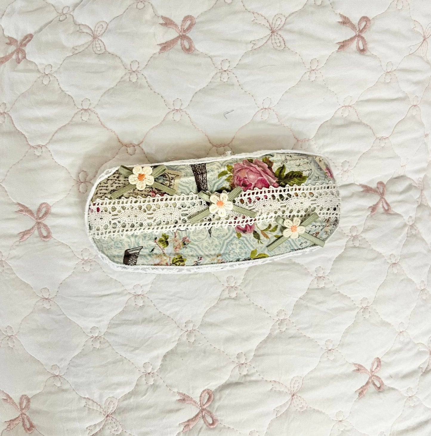 coquette glasses case